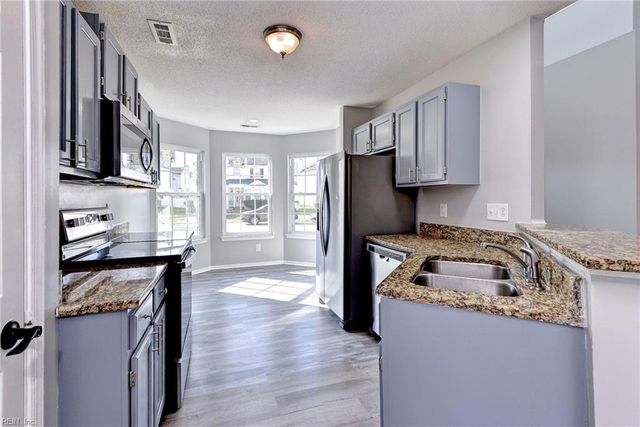 313 Warwick Landing PW, Newport News, VA 23606