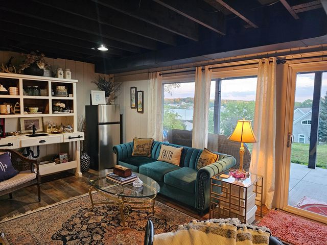 318 Crabapple Drive, Howard, OH 43028