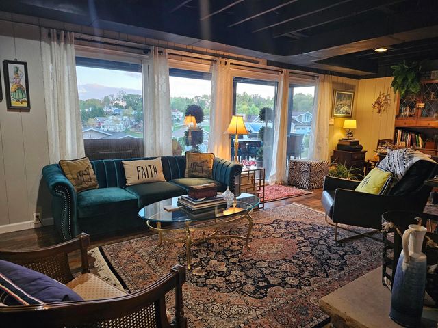 318 Crabapple Drive, Howard, OH 43028