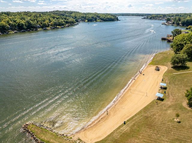 318 Crabapple Drive, Howard, OH 43028