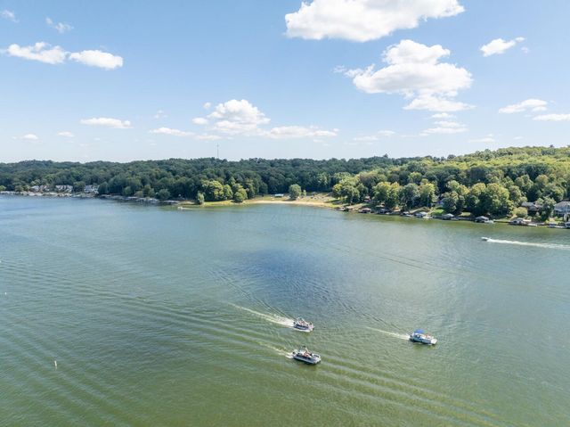 318 Crabapple Drive, Howard, OH 43028