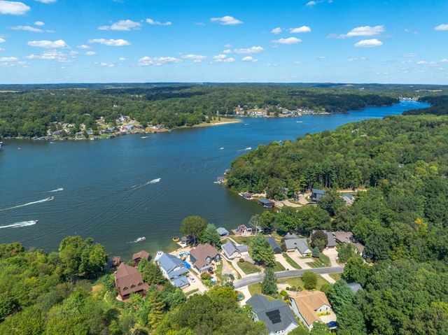 318 Crabapple Drive, Howard, OH 43028