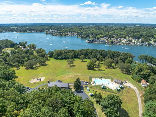 318 Crabapple Drive, Howard, OH 43028