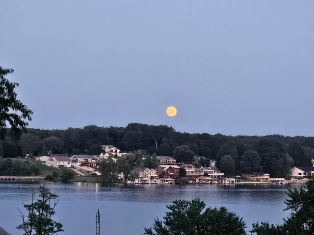 318 Crabapple Drive, Howard, OH 43028