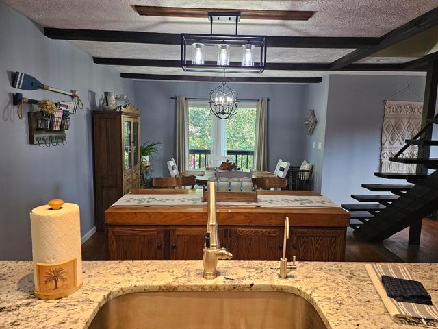 318 Crabapple Drive, Howard, OH 43028