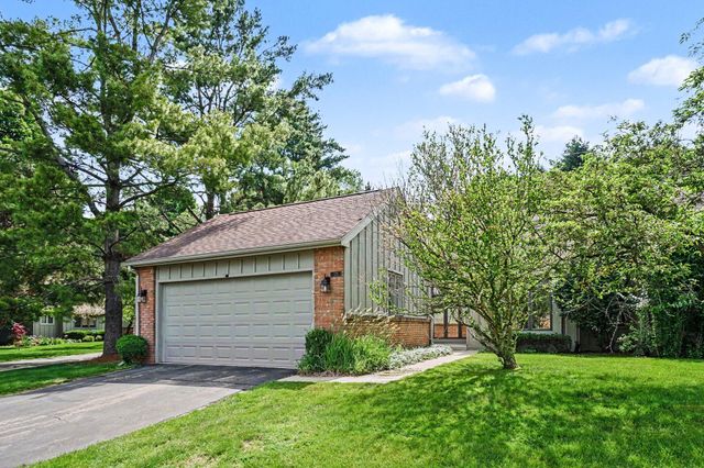 213 Raintree Circle 55, Kalamazoo, MI 49006