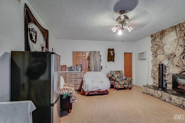 2055 Potomac Avenue, Bakersfield, CA 93307