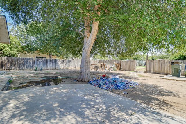 2055 Potomac Avenue, Bakersfield, CA 93307