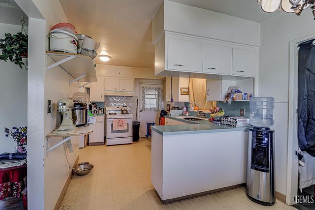 2055 Potomac Avenue, Bakersfield, CA 93307