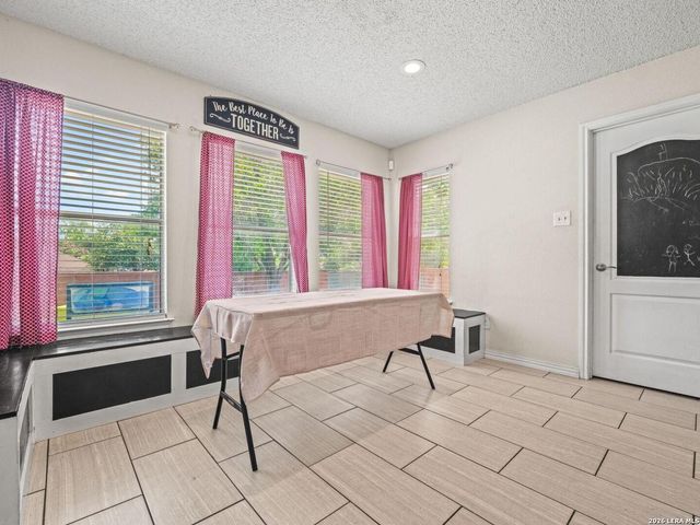 5202 Erickson Blf, San Antonio, TX 78247