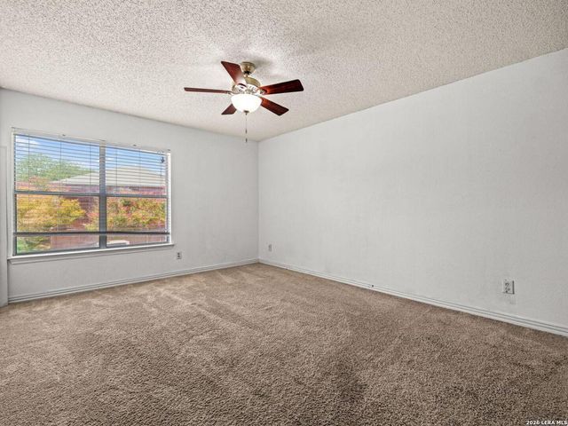 5202 Erickson Blf, San Antonio, TX 78247