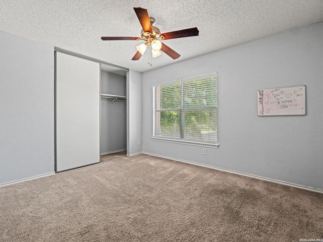 5202 Erickson Blf, San Antonio, TX 78247