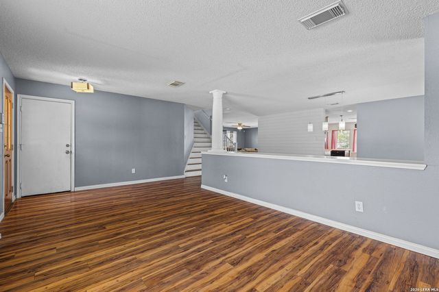 5202 Erickson Blf, San Antonio, TX 78247