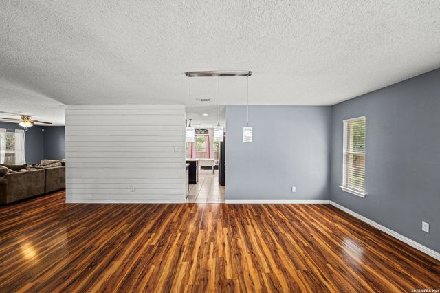 5202 Erickson Blf, San Antonio, TX 78247