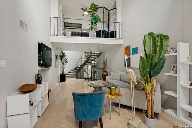 3 Gallery Court B, San Antonio, TX 78209
