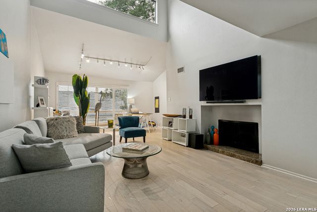 3 Gallery Court B, San Antonio, TX 78209
