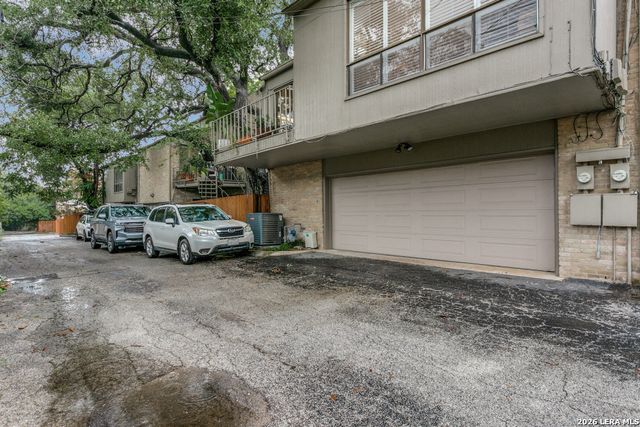 3 Gallery Court B, San Antonio, TX 78209