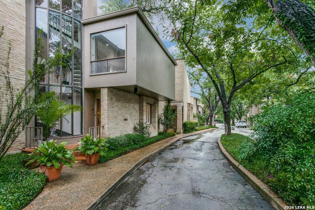 3 Gallery Court B, San Antonio, TX 78209