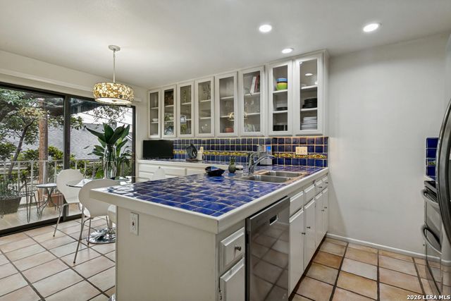 3 Gallery Court B, San Antonio, TX 78209