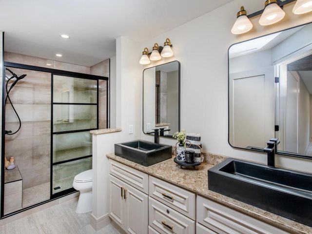 7401 W 101st Street 111, Bloomington, MN 55438