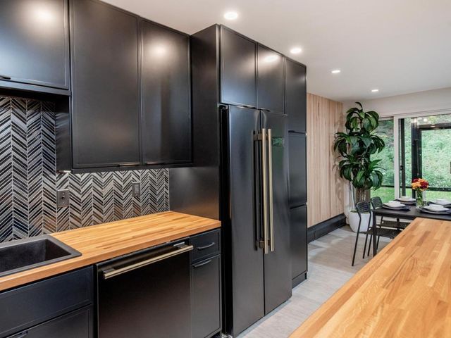 7401 W 101st Street 111, Bloomington, MN 55438