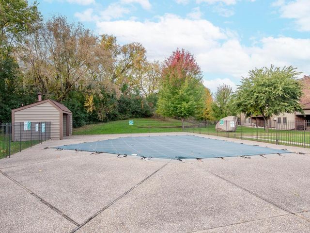 7401 W 101st Street 111, Bloomington, MN 55438