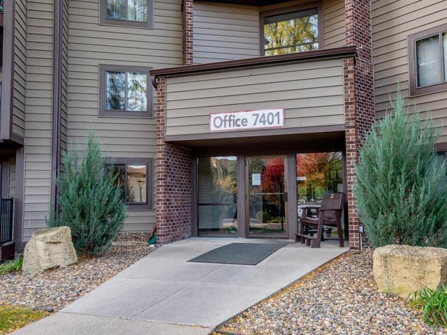 7401 W 101st Street 111, Bloomington, MN 55438