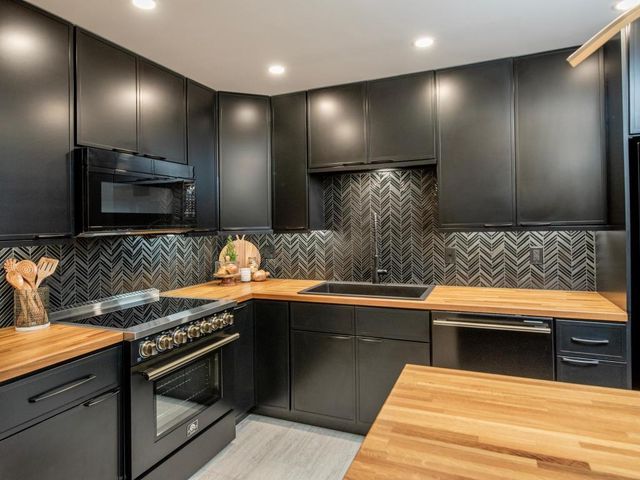 7401 W 101st Street 111, Bloomington, MN 55438