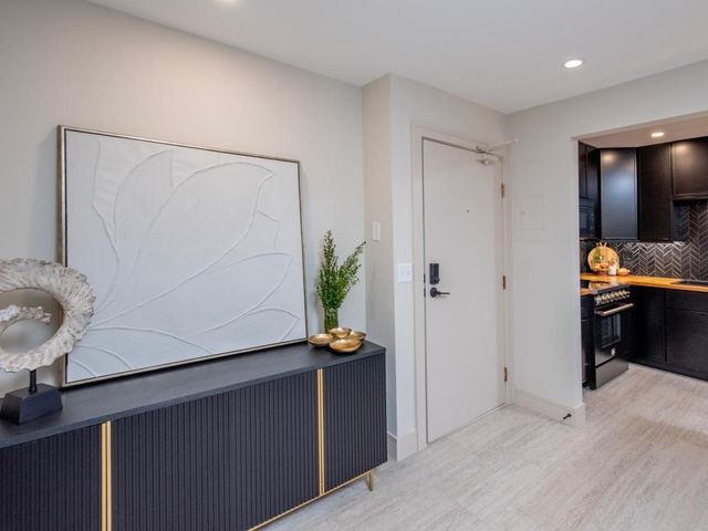 7401 W 101st Street 111, Bloomington, MN 55438