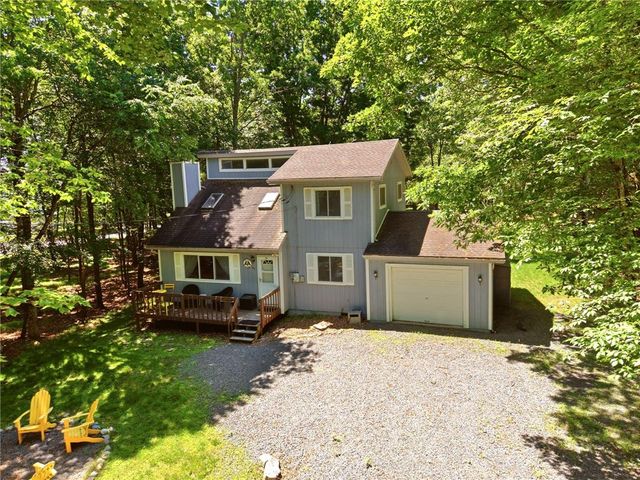 61 Lindsay Mews, Penn Forest Twp, PA 18210