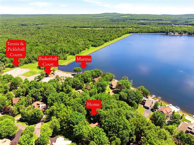 61 Lindsay Mews, Penn Forest Twp, PA 18210