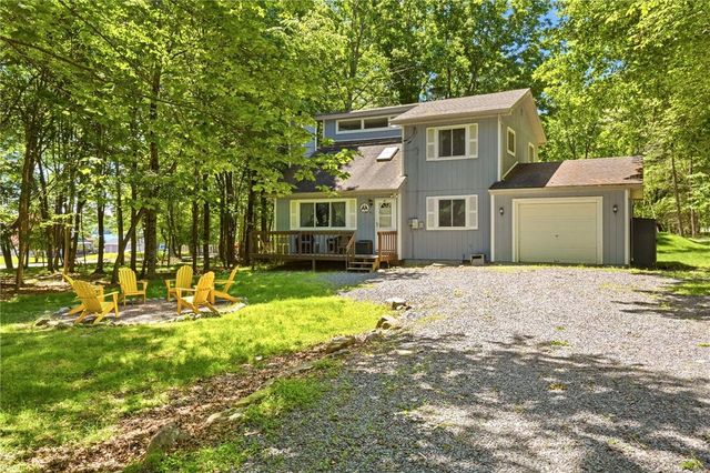 61 Lindsay Mews, Penn Forest Twp, PA 18210