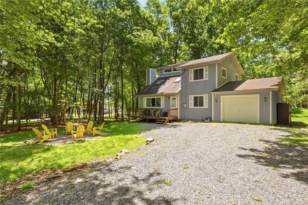 61 Lindsay Mews, Penn Forest Twp, PA 18210
