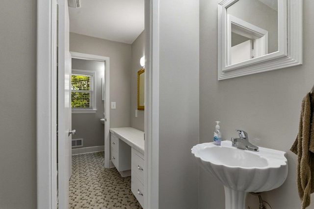 209 Sherwood Dr., Conway, SC 29526