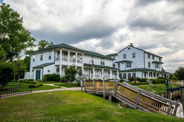 209 Sherwood Dr., Conway, SC 29526