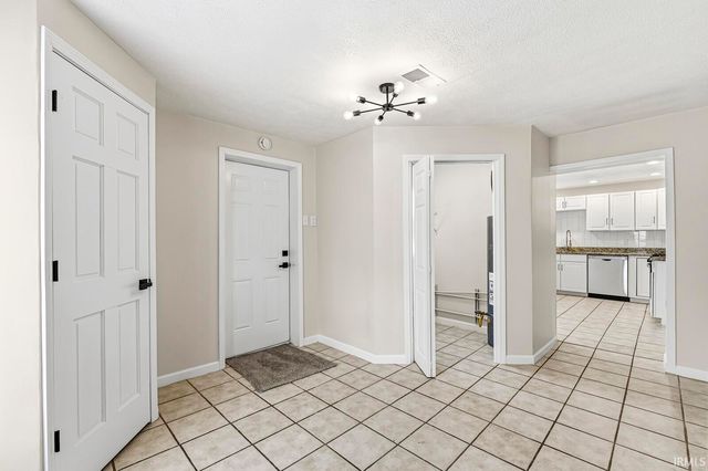 56660 Crescent Drive, Osceola, IN 46561