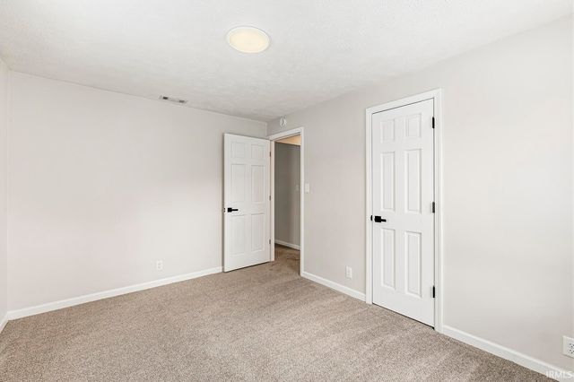 56660 Crescent Drive, Osceola, IN 46561