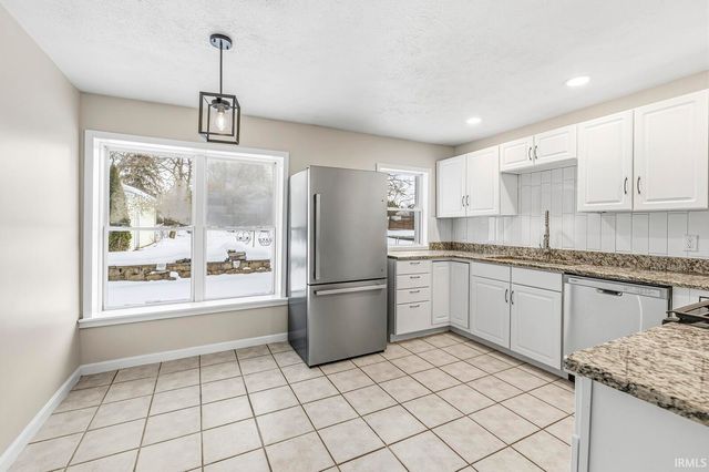 56660 Crescent Drive, Osceola, IN 46561