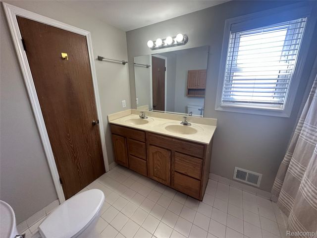 7534 Charrington Drive, Canton Charter Township, MI 48187