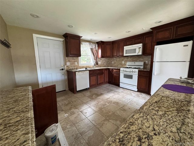 33 Hurd Avenue, Garnerville, NY 10923