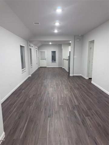 2217 Middle Ridge Drive, Conroe, TX 77301