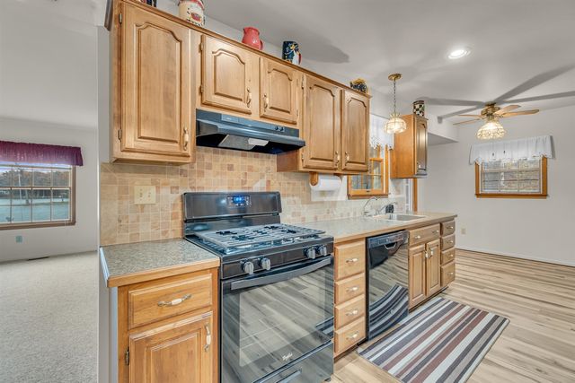 119 Nottingham Drive, Brooklyn, MI 49230