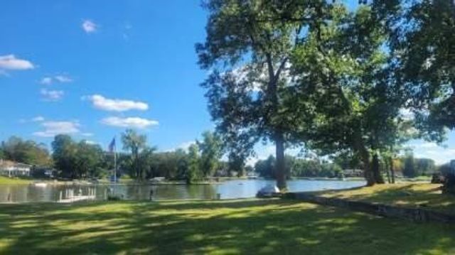 119 Nottingham Drive, Brooklyn, MI 49230