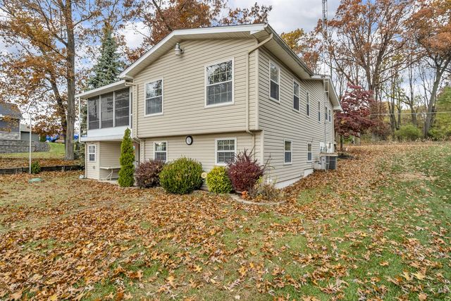 119 Nottingham Drive, Brooklyn, MI 49230