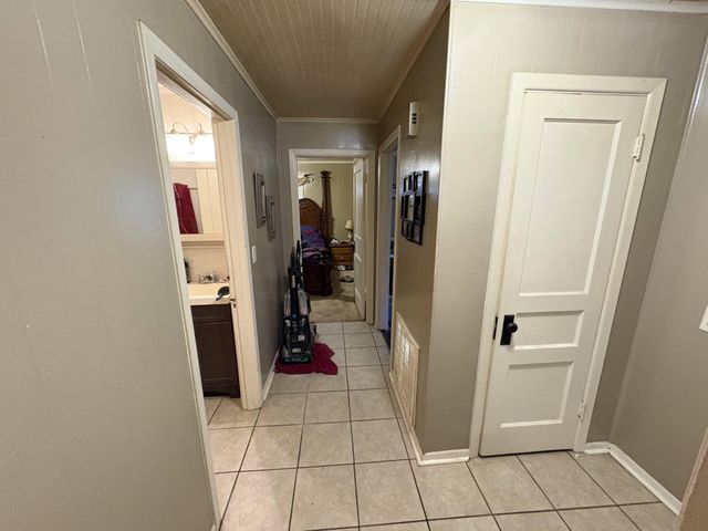 711 Hoover ST, Shelbyville, TN 37160