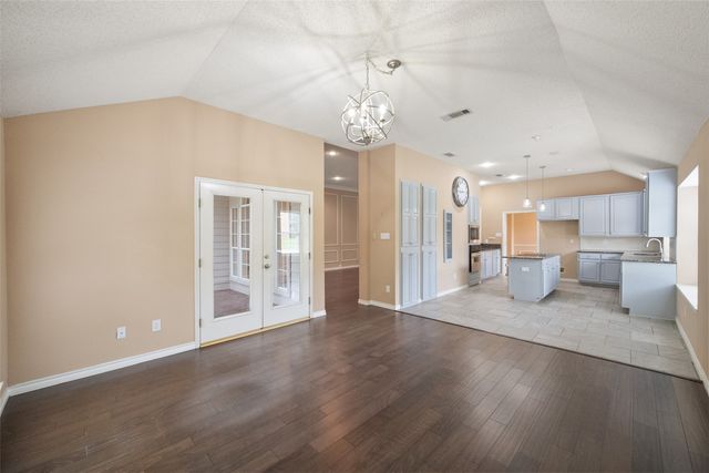 6101 Fox Hunt Drive, Arlington, TX 76001
