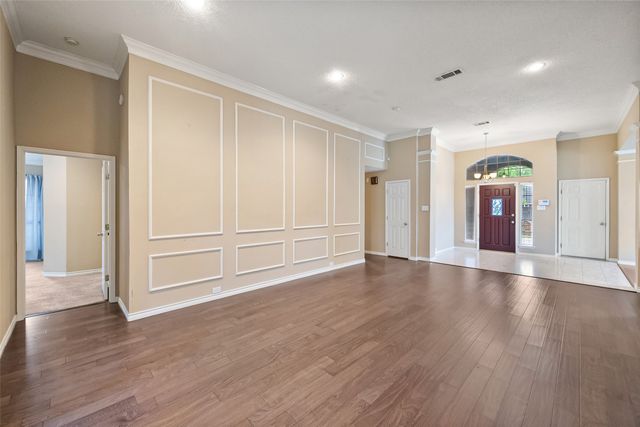 6101 Fox Hunt Drive, Arlington, TX 76001