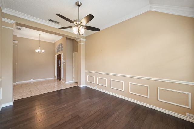 6101 Fox Hunt Drive, Arlington, TX 76001