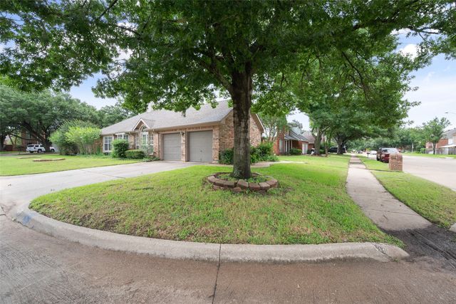 6101 Fox Hunt Drive, Arlington, TX 76001