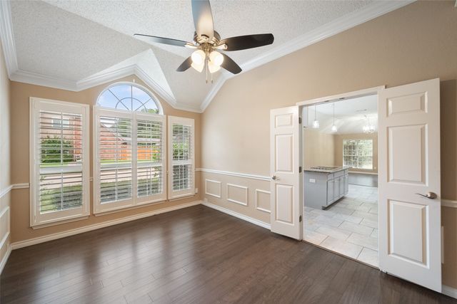 6101 Fox Hunt Drive, Arlington, TX 76001